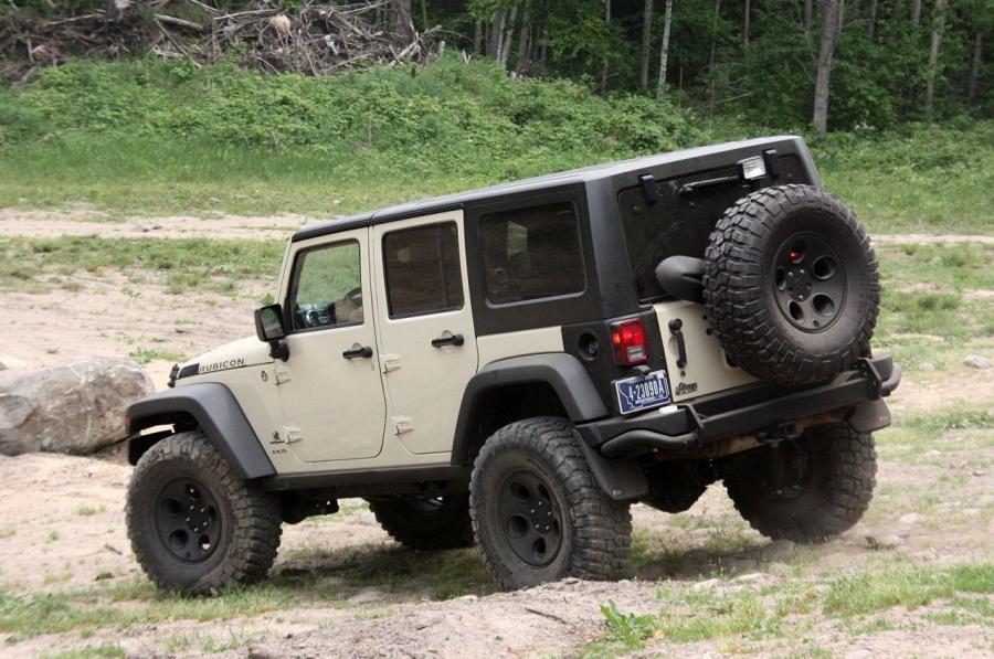  Jeep Wrangler Hemi AEV 2011 года  (фото 56 из 58)